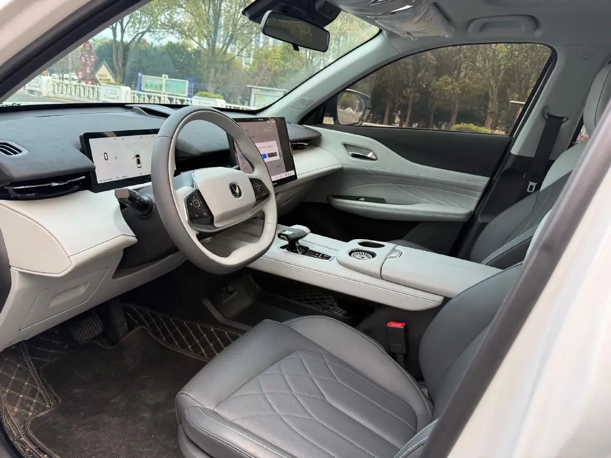 2024 ChangAn UNI-Z 1.5L 98HP L4 E-CVT PHEV 18.4KWH,autocango,china used car exporter,china ev exporter,chinese used car exporter,chinese used ev exporter