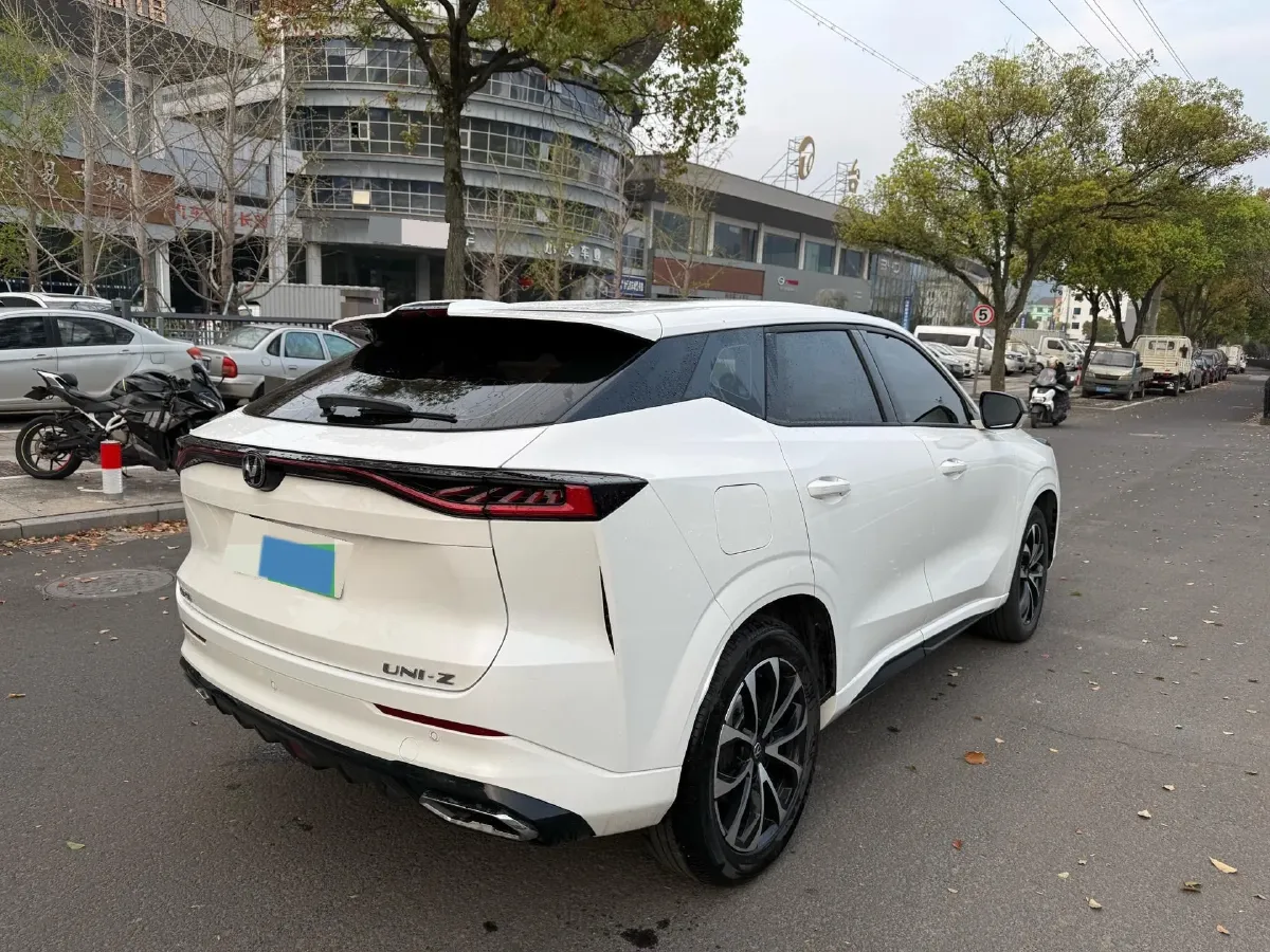 2024 ChangAn UNI-Z 1.5L 98HP L4 E-CVT PHEV 18.4KWH,autocango,china used car exporter,china ev exporter,chinese used car exporter,chinese used ev exporter