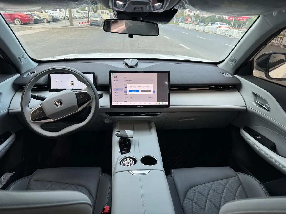 2024 ChangAn UNI-Z 1.5L 98HP L4 E-CVT PHEV 18.4KWH,autocango,china used car exporter,china ev exporter,chinese used car exporter,chinese used ev exporter