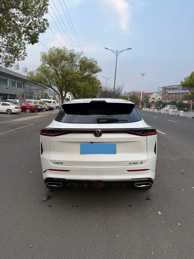 2024 ChangAn UNI-Z 1.5L 98HP L4 E-CVT PHEV 18.4KWH,autocango,china used car exporter,china ev exporter,chinese used car exporter,chinese used ev exporter