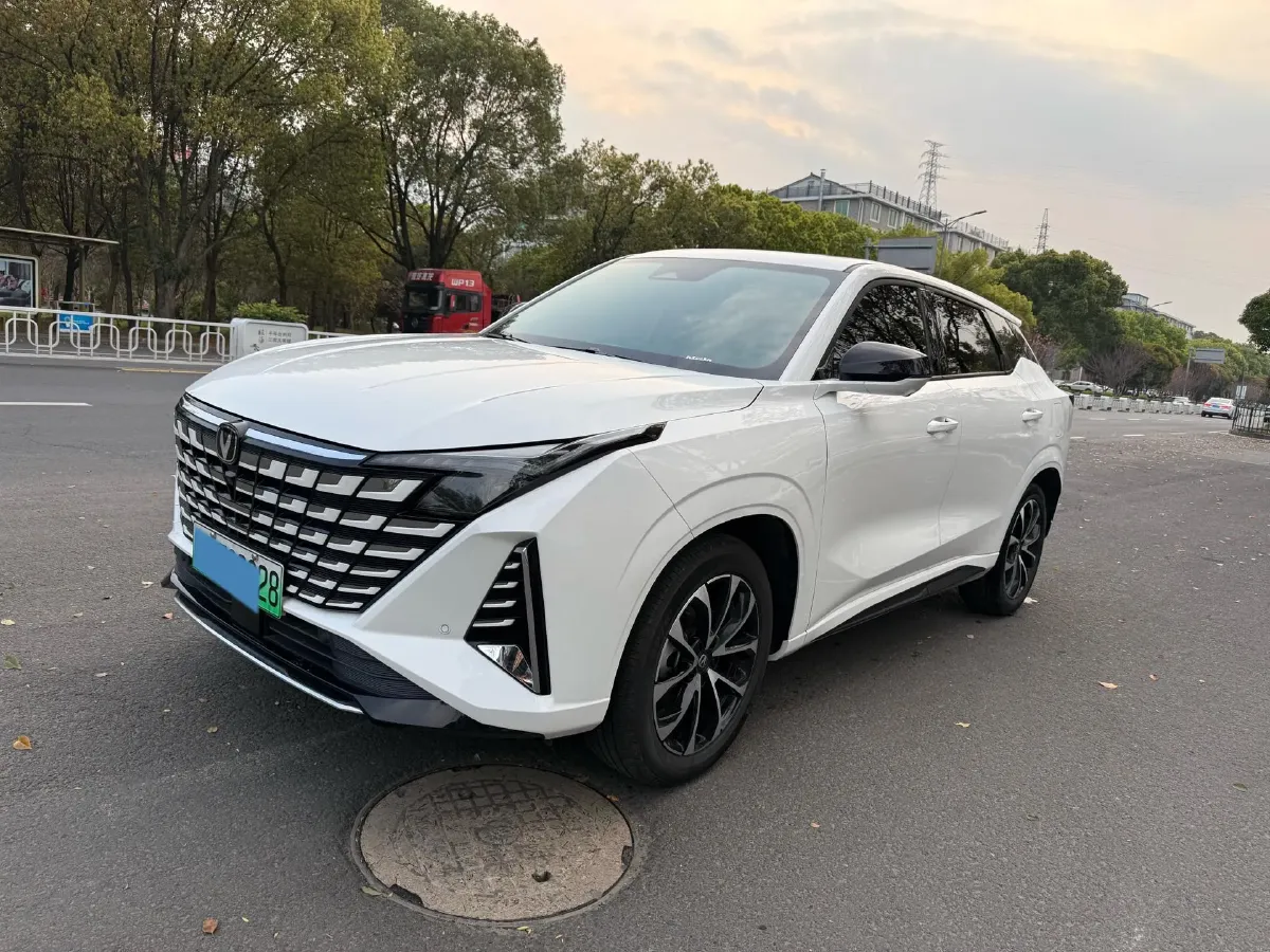 2024 ChangAn UNI-Z 1.5L 98HP L4 E-CVT PHEV 18.4KWH,autocango,china used car exporter,china ev exporter,chinese used car exporter,chinese used ev exporter