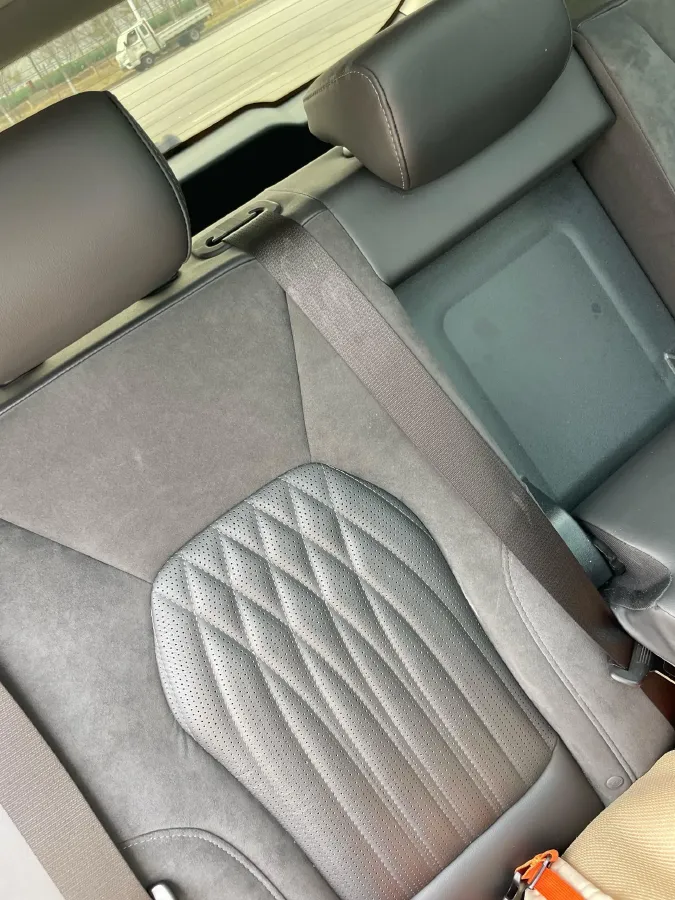 2022 HongQi HS5 2.0T 224HP L4 6AT,autocango,china used car exporter,china ev exporter,chinese used car exporter,chinese used ev exporter