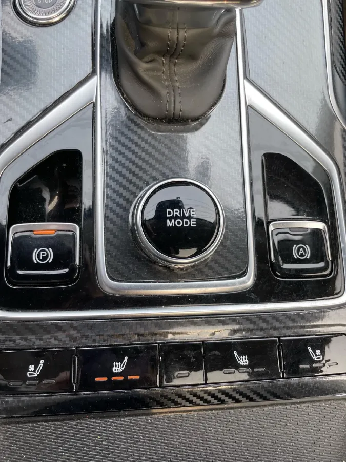 2022 HongQi HS5 2.0T 224HP L4 6AT,autocango,china used car exporter,china ev exporter,chinese used car exporter,chinese used ev exporter