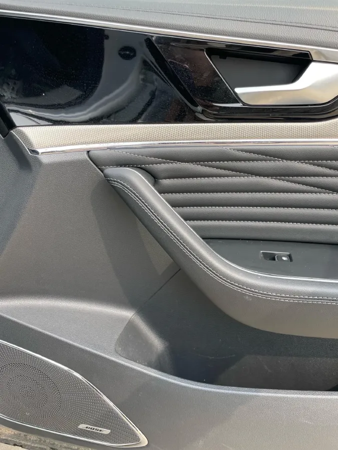 2022 HongQi HS5 2.0T 224HP L4 6AT,autocango,china used car exporter,china ev exporter,chinese used car exporter,chinese used ev exporter