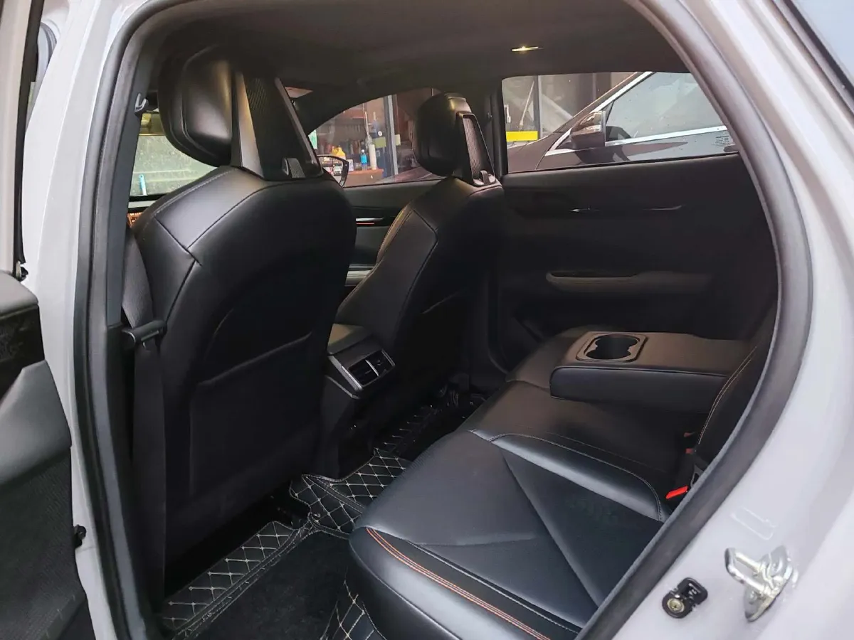 2022 ChangAn UNI-V 1.5T 188HP L4 7DCT,autocango,china used car exporter,china ev exporter,chinese used car exporter,chinese used ev exporter