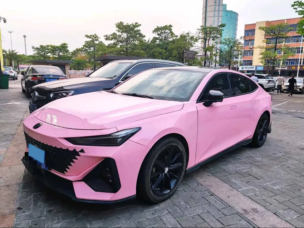 2022 ChangAn UNI-V 1.5T 188HP L4 7DCT,autocango,china used car exporter,china ev exporter,chinese used car exporter,chinese used ev exporter