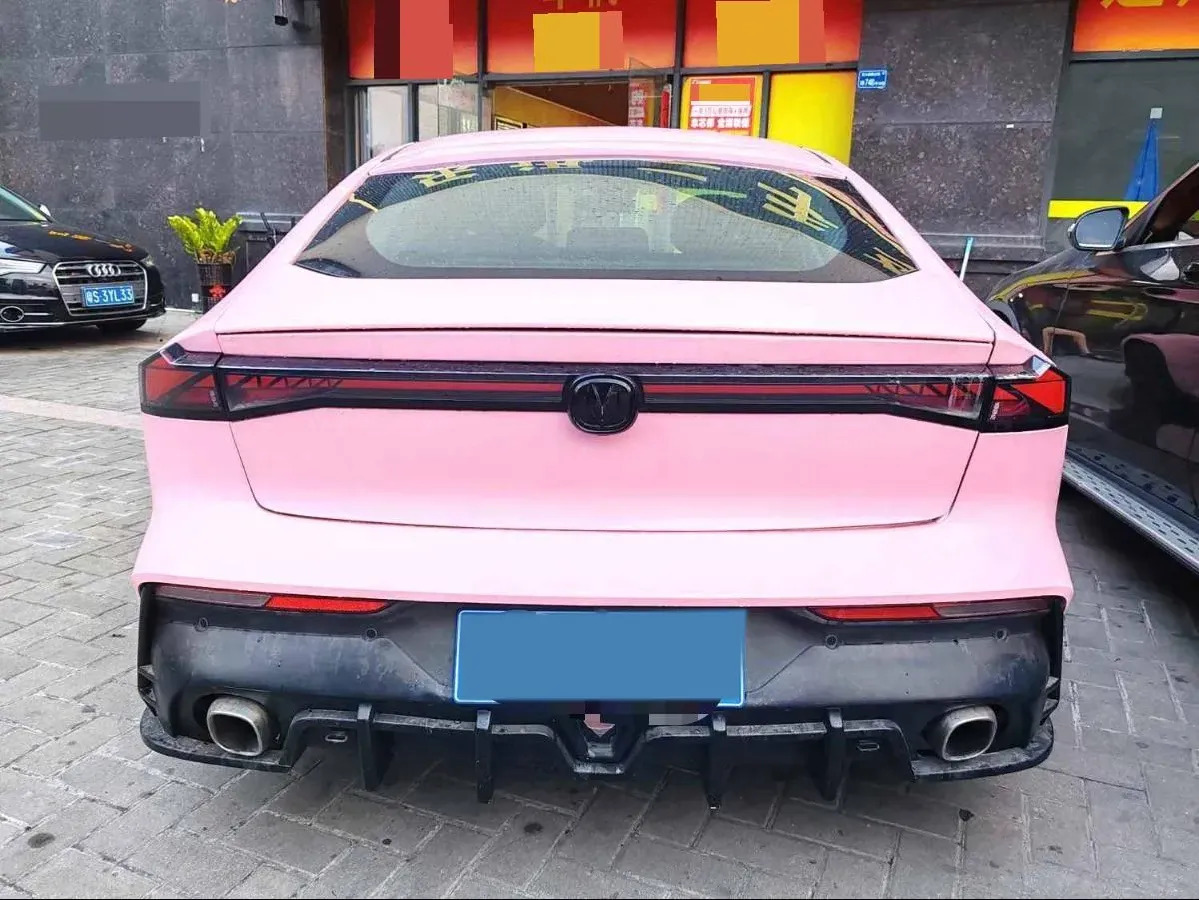 2022 ChangAn UNI-V 1.5T 188HP L4 7DCT,autocango,china used car exporter,china ev exporter,chinese used car exporter,chinese used ev exporter