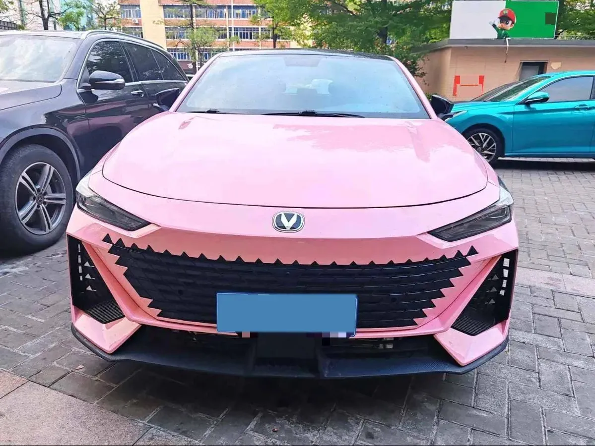 2022 ChangAn UNI-V 1.5T 188HP L4 7DCT,autocango,china used car exporter,china ev exporter,chinese used car exporter,chinese used ev exporter