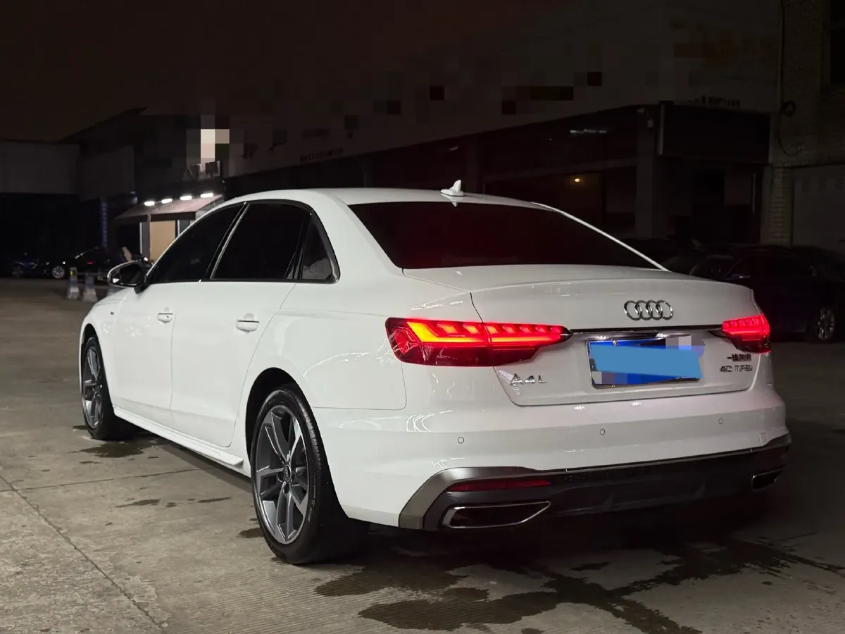 2024 Audi A4L 2.0T 190HP L4 7DCT,autocango,china used car exporter,china ev exporter,chinese used car exporter,chinese used ev exporter