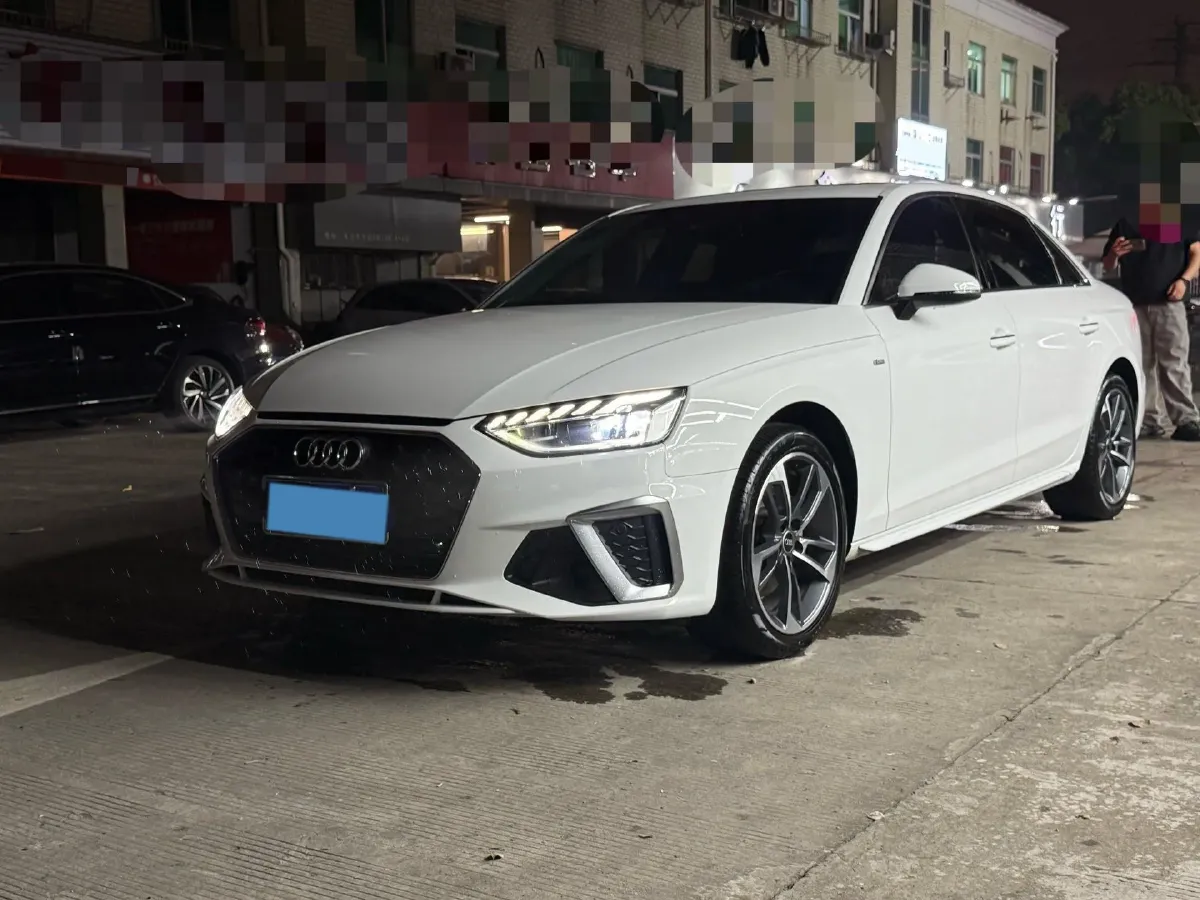 2024 Audi A4L 2.0T 190HP L4 7DCT,autocango,china used car exporter,china ev exporter,chinese used car exporter,chinese used ev exporter