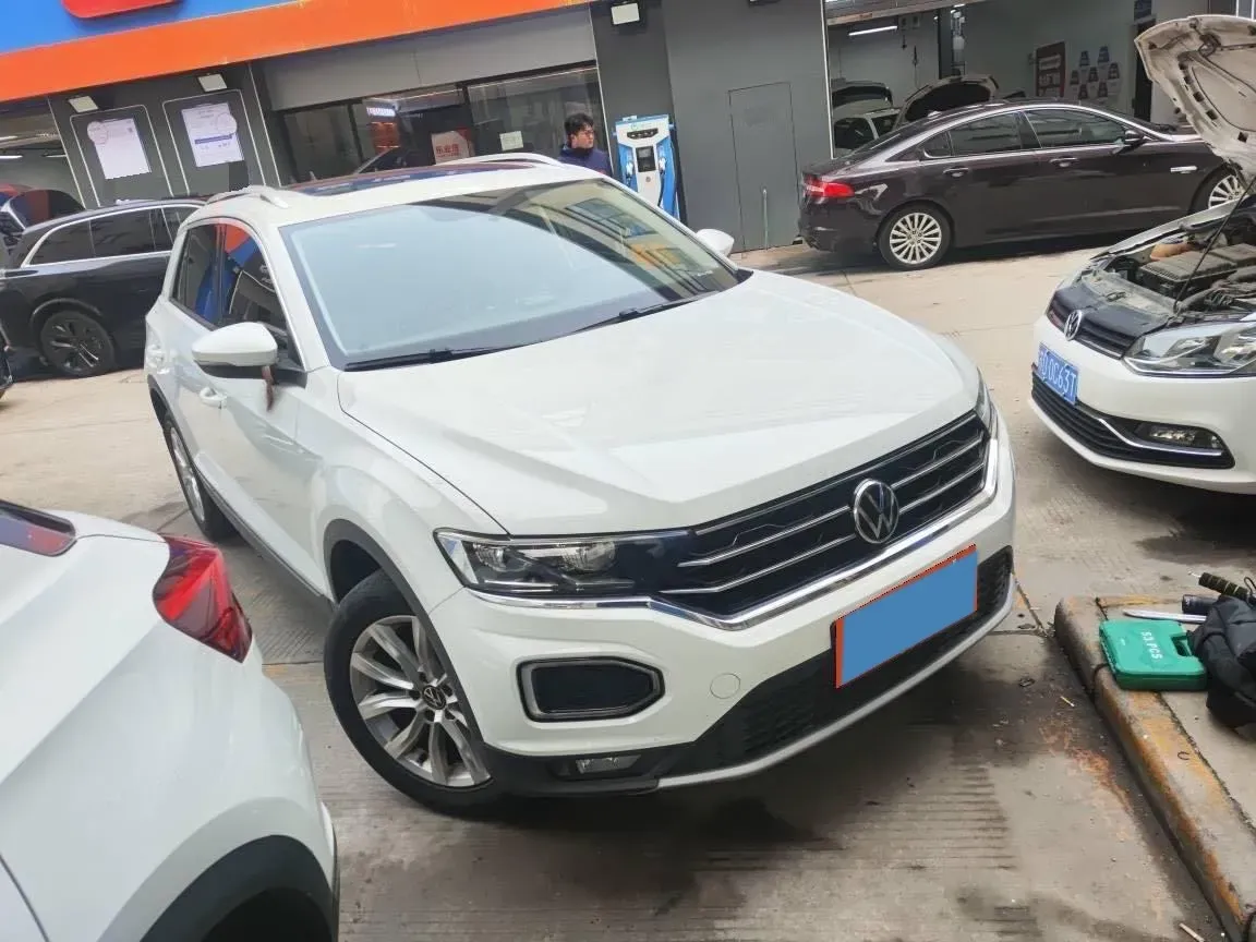 2022 Volkswagen T-Roc 1.4T 150HP L4 7DCT,autocango,china used car exporter,china ev exporter,chinese used car exporter,chinese used ev exporter