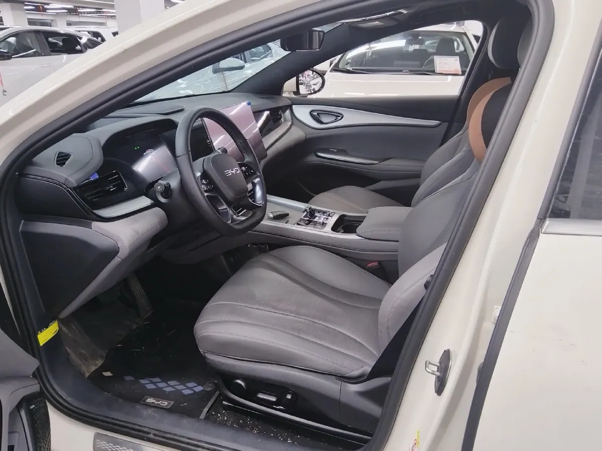 2025 BYD Seal07 DM-i 1.5L 101HP L4 E-CVT PHEV 17.6KWH,autocango,china used car exporter,china ev exporter,chinese used car exporter,chinese used ev exporter