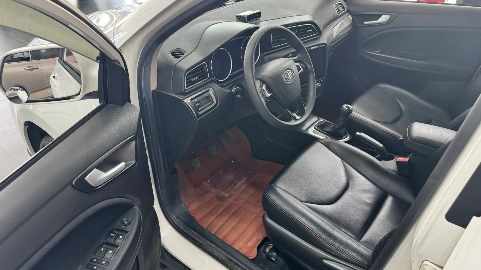 2017 FAW Jumpal D60 1.5L 113HP L4 5MT,autocango,china used car exporter,china ev exporter,chinese used car exporter,chinese used ev exporter