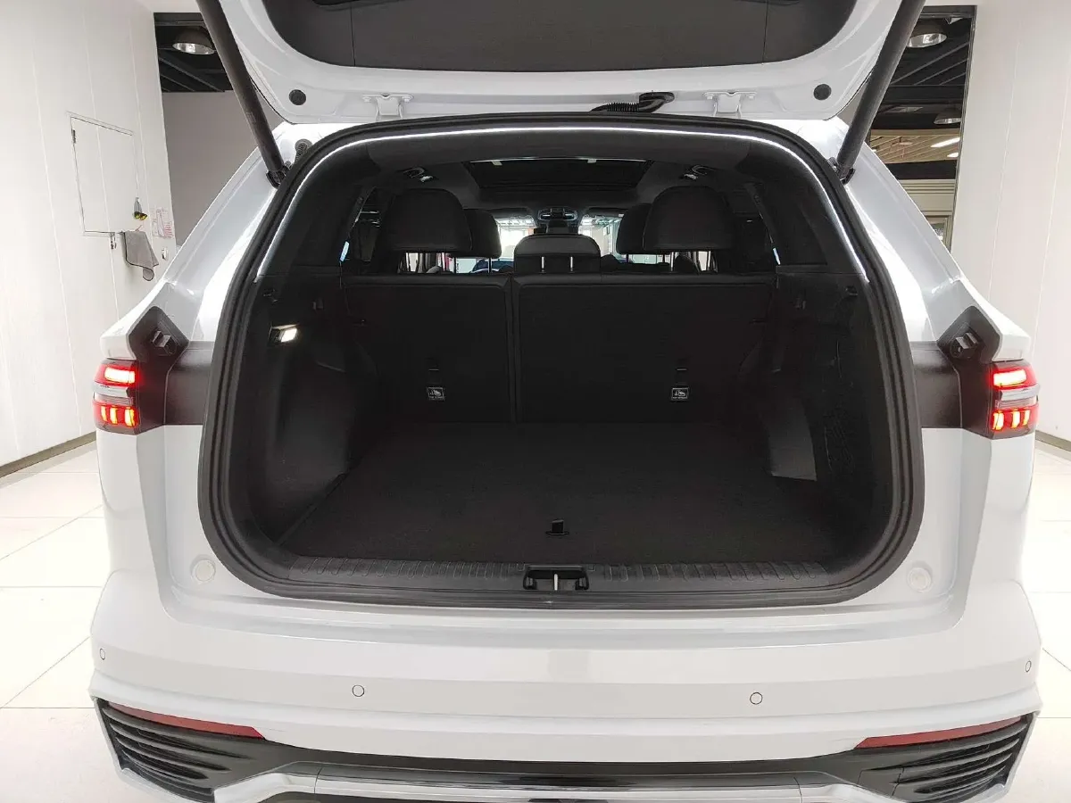 2024 Geely Monjaro 2.0T 238HP L4 8AT,autocango,china used car exporter,china ev exporter,chinese used car exporter,chinese used ev exporter