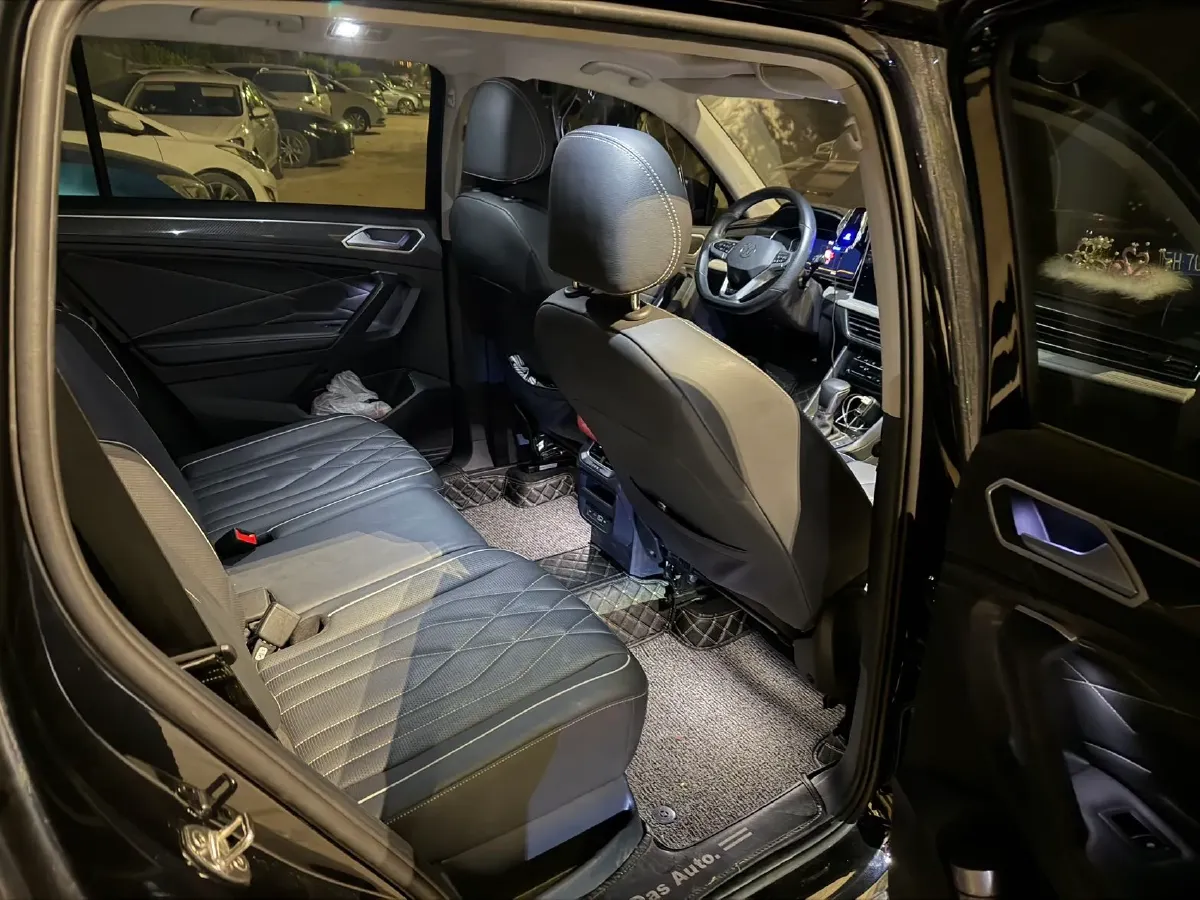 2024 Volkswagen Tiguan L 2.0T 186HP L4 7DCT,autocango,china used car exporter,china ev exporter,chinese used car exporter,chinese used ev exporter