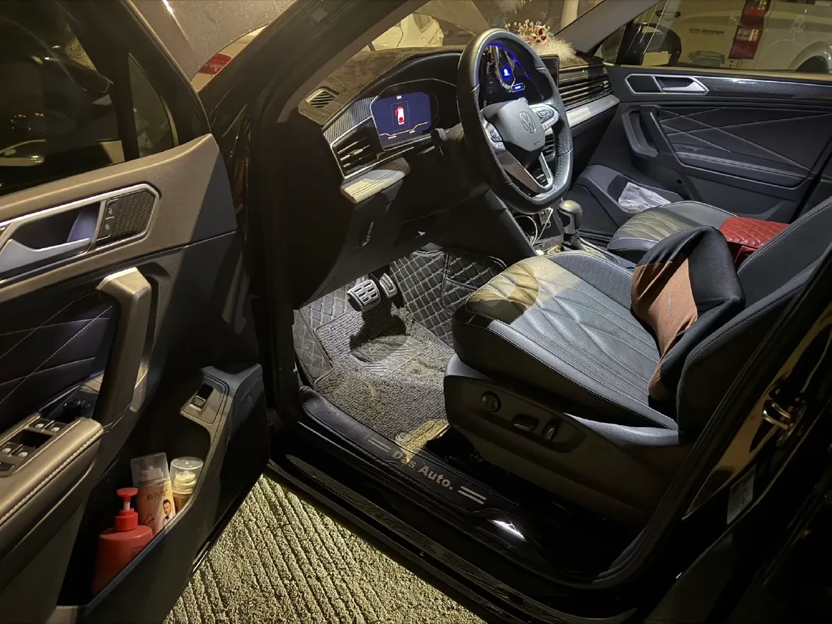 2024 Volkswagen Tiguan L 2.0T 186HP L4 7DCT,autocango,china used car exporter,china ev exporter,chinese used car exporter,chinese used ev exporter