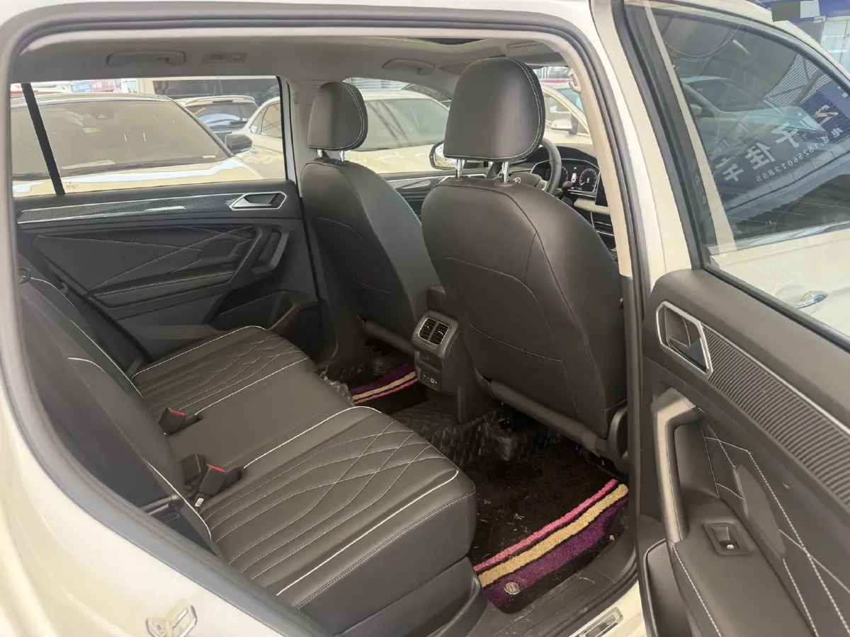 2024 Volkswagen Tiguan L 2.0T 186HP L4 7DCT,autocango,china used car exporter,china ev exporter,chinese used car exporter,chinese used ev exporter