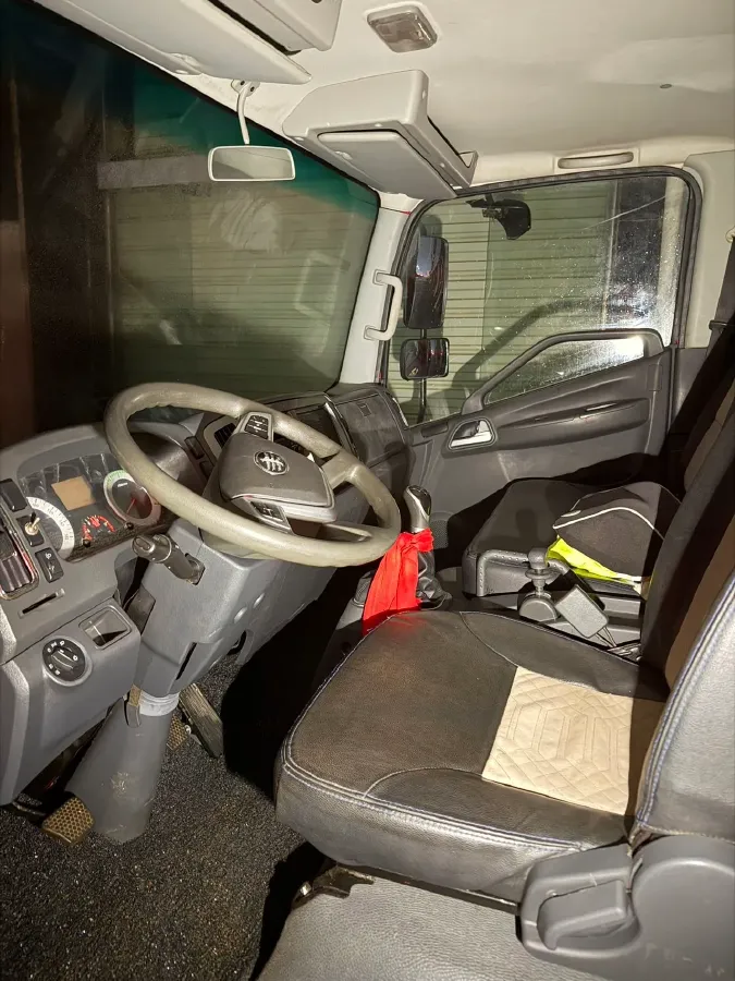 2019 FAW Liberation T90 1.5L 112HP L4 5MT,autocango,china used car exporter,china ev exporter,chinese used car exporter,chinese used ev exporter