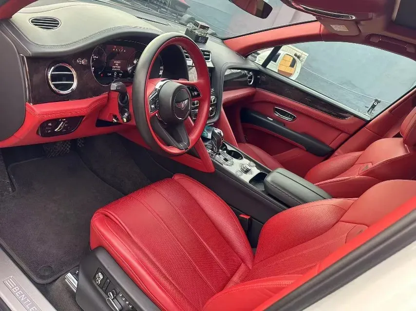 2021 Bentley Bentayga 4.0T 550HP V8 8AT,autocango,china used car exporter,china ev exporter,chinese used car exporter,chinese used ev exporter