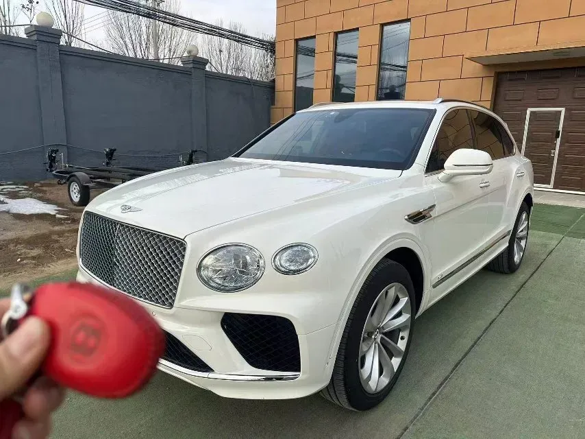 2021 Bentley Bentayga 4.0T 550HP V8 8AT,autocango,china used car exporter,china ev exporter,chinese used car exporter,chinese used ev exporter