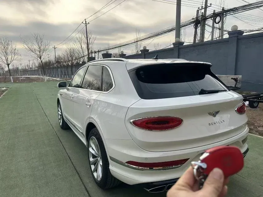 2021 Bentley Bentayga 4.0T 550HP V8 8AT,autocango,china used car exporter,china ev exporter,chinese used car exporter,chinese used ev exporter
