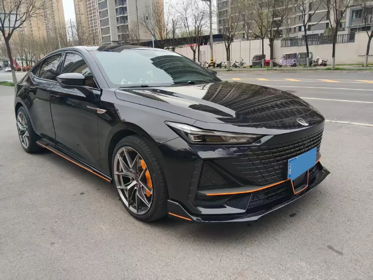 2022 ChangAn UNI-V 1.5T 188HP L4 7DCT,autocango,china used car exporter,china ev exporter,chinese used car exporter,chinese used ev exporter