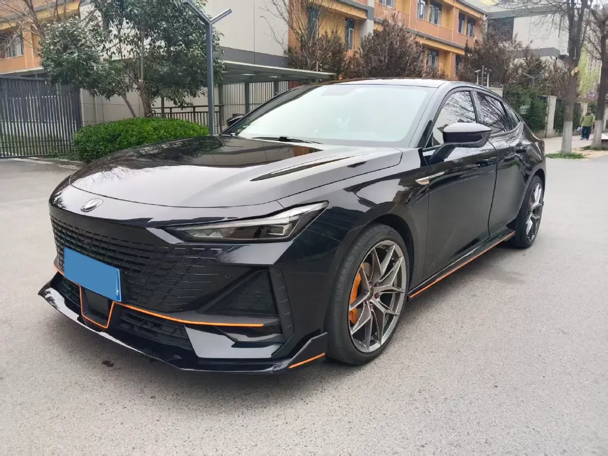 2022 ChangAn UNI-V 1.5T 188HP L4 7DCT,autocango,china used car exporter,china ev exporter,chinese used car exporter,chinese used ev exporter