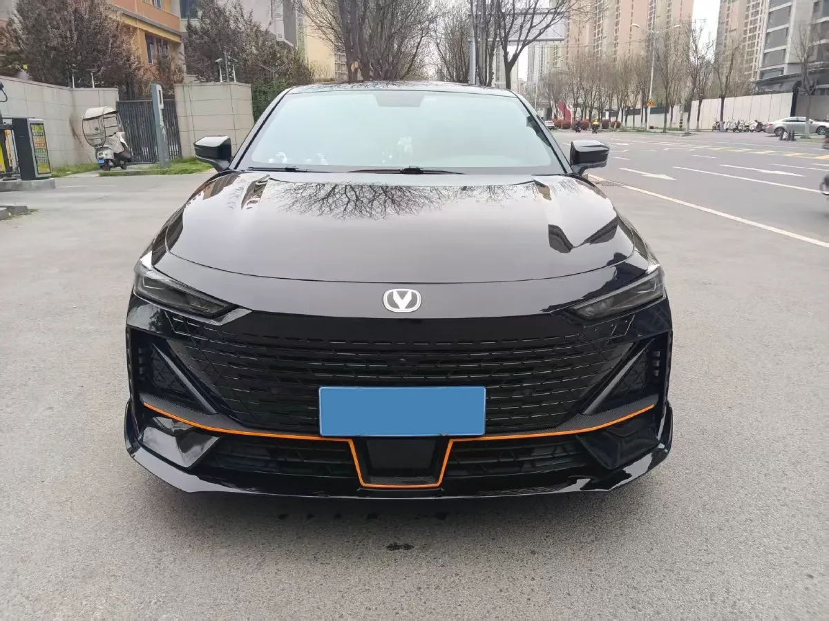 2022 ChangAn UNI-V 1.5T 188HP L4 7DCT,autocango,china used car exporter,china ev exporter,chinese used car exporter,chinese used ev exporter