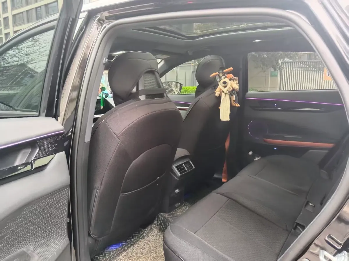 2022 ChangAn UNI-V 1.5T 188HP L4 7DCT,autocango,china used car exporter,china ev exporter,chinese used car exporter,chinese used ev exporter