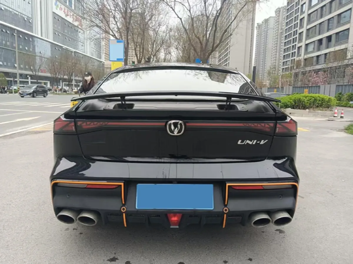 2022 ChangAn UNI-V 1.5T 188HP L4 7DCT,autocango,china used car exporter,china ev exporter,chinese used car exporter,chinese used ev exporter