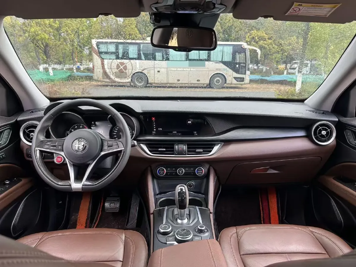 2017 Jaguar XE 2.0T 240HP L4 8AT,autocango,china used car exporter,china ev exporter,chinese used car exporter,chinese used ev exporter