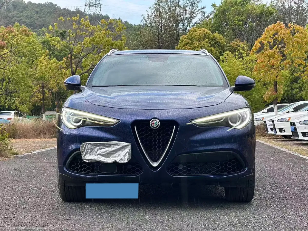 2017 Jaguar XE 2.0T 240HP L4 8AT,autocango,china used car exporter,china ev exporter,chinese used car exporter,chinese used ev exporter