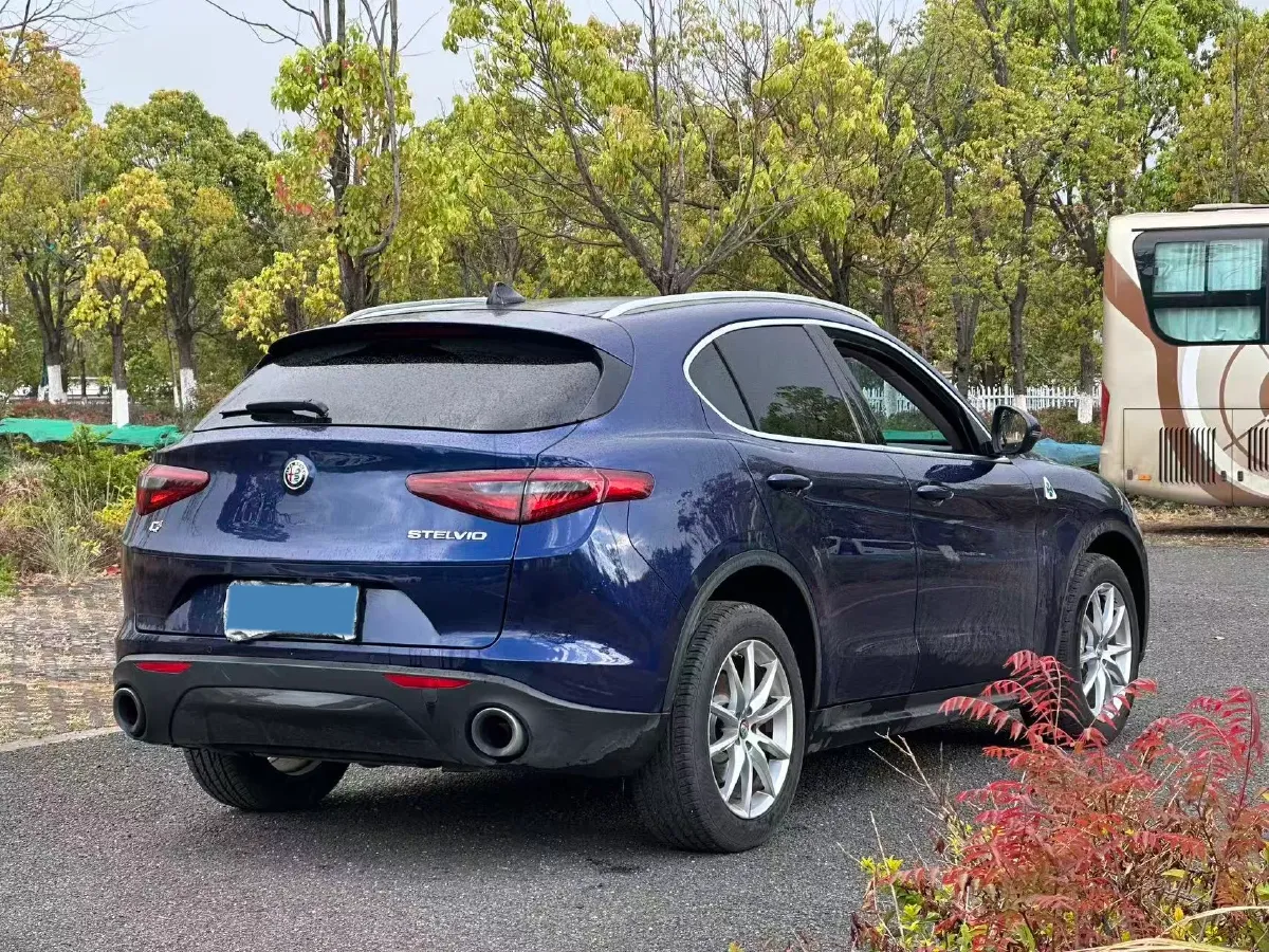 2017 Jaguar XE 2.0T 240HP L4 8AT,autocango,china used car exporter,china ev exporter,chinese used car exporter,chinese used ev exporter