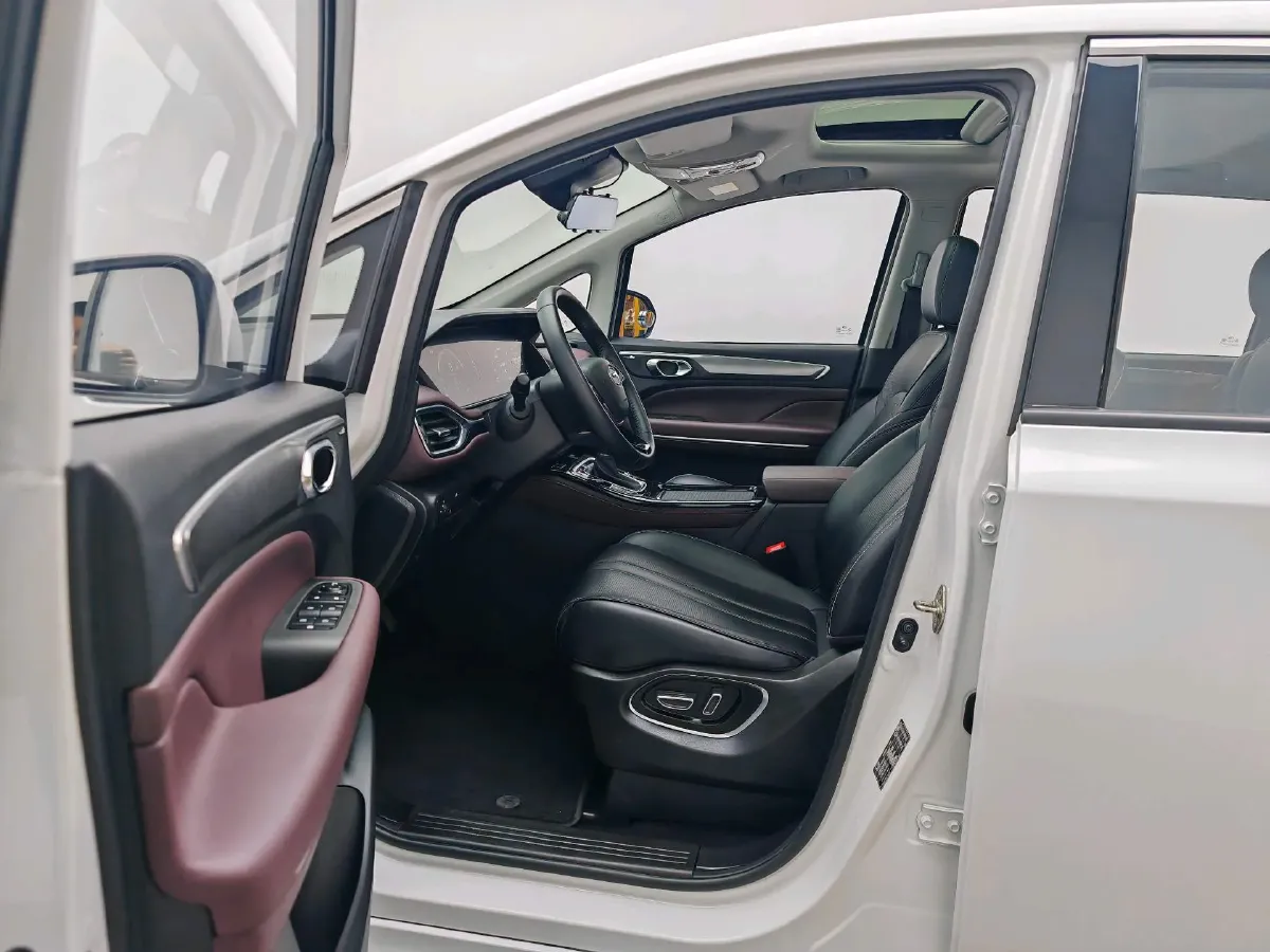 2023 GAC Trumpchi M6 1.5T 177HP L4 7DCT,autocango,china used car exporter,china ev exporter,chinese used car exporter,chinese used ev exporter