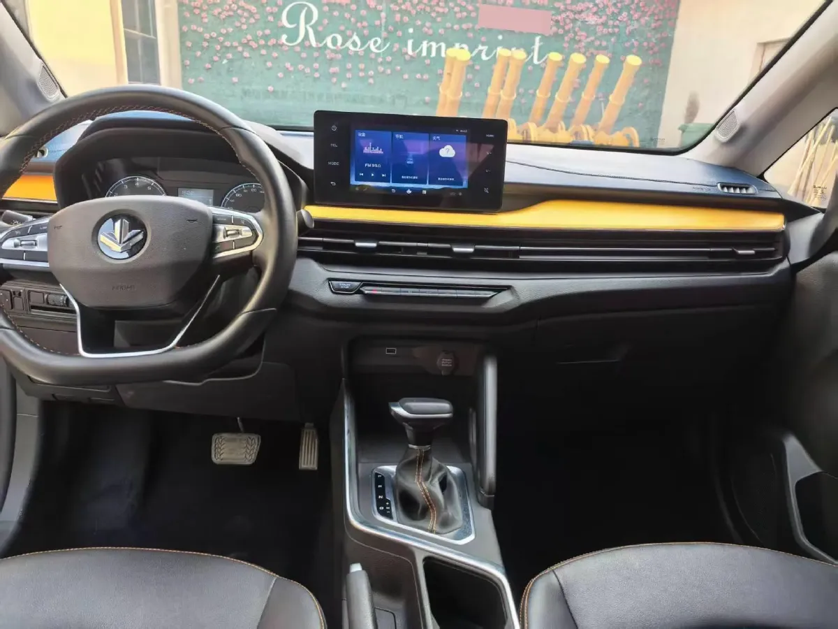 2022 Livan X3 PRO 1.5L 113HP L4 CVT,autocango,china used car exporter,china ev exporter,chinese used car exporter,chinese used ev exporter