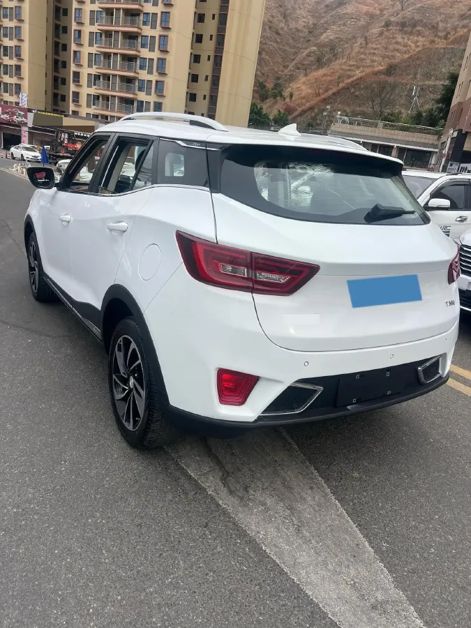2017 Zotye T300 1.5L 112HP L4 5MT,autocango,china used car exporter,china ev exporter,chinese used car exporter,chinese used ev exporter