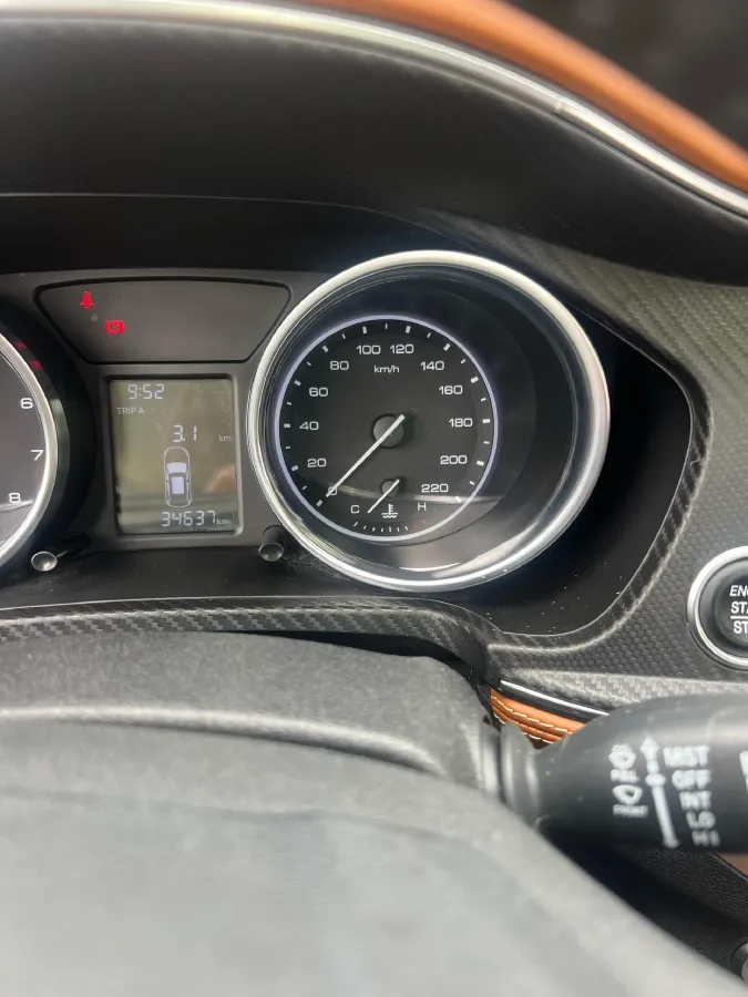 2017 Zotye T300 1.5L 112HP L4 5MT,autocango,china used car exporter,china ev exporter,chinese used car exporter,chinese used ev exporter