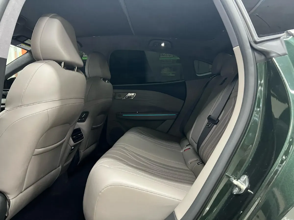 2025 Geely Galaxy Starshine 8 1.5T 163HP L4 3DHT PHEV 27.69KWH,autocango,china used car exporter,china ev exporter,chinese used car exporter,chinese used ev exporter