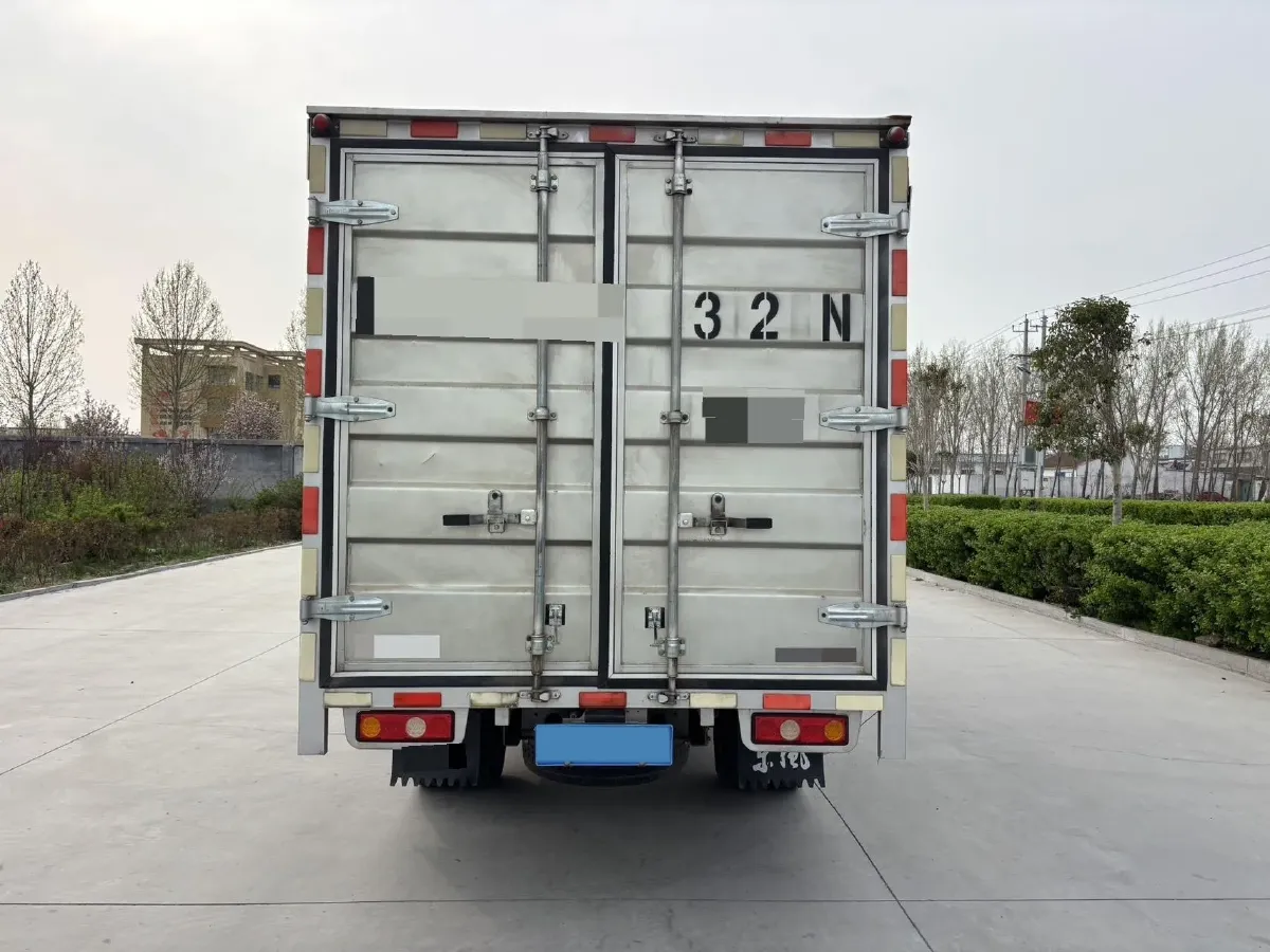 2022 DongFeng Fengon Fengon 500 1.5L 116HP L4 5MT,autocango,china used car exporter,china ev exporter,chinese used car exporter,chinese used ev exporter