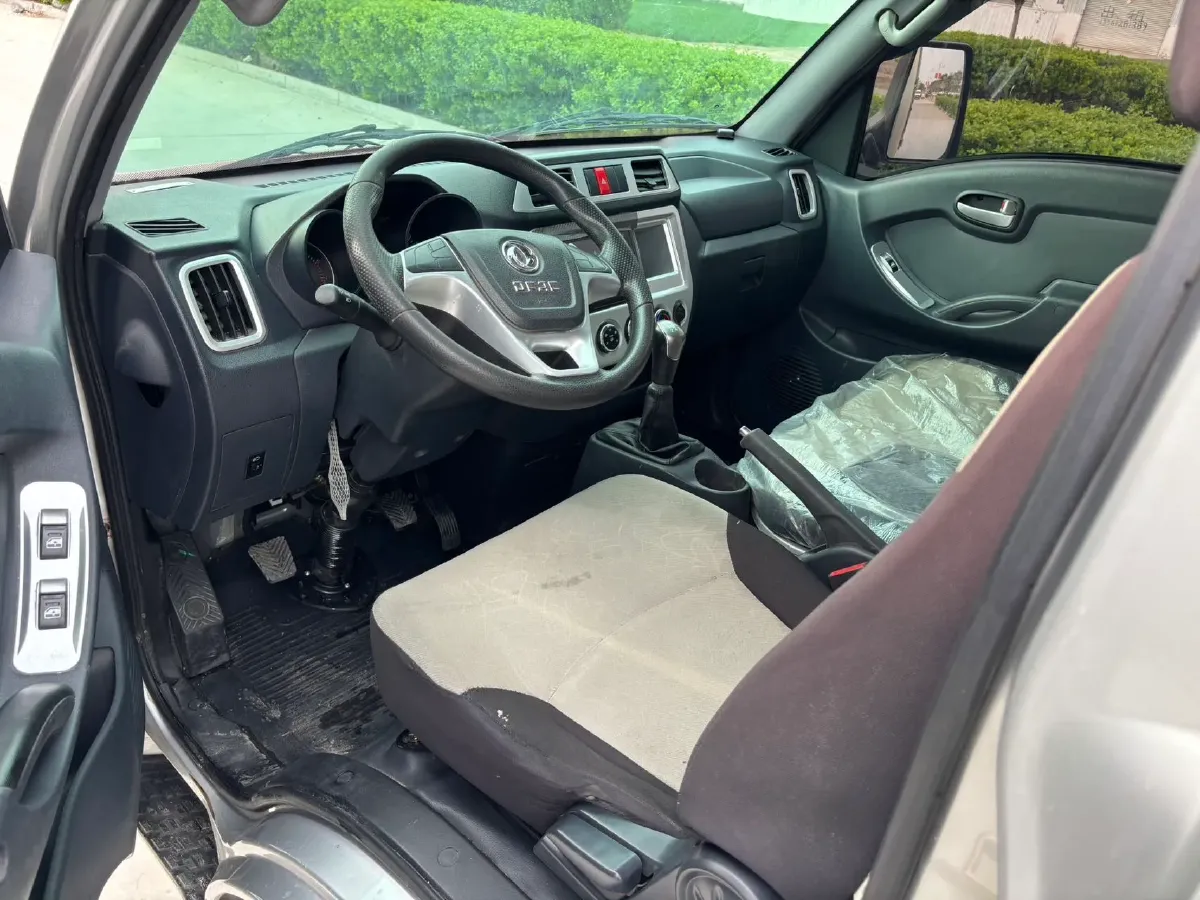 2022 DongFeng Fengon Fengon 500 1.5L 116HP L4 5MT,autocango,china used car exporter,china ev exporter,chinese used car exporter,chinese used ev exporter