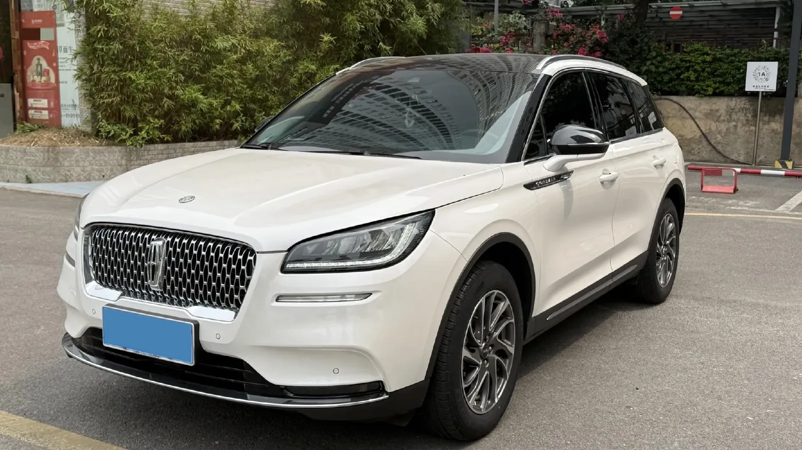 2021 Lincoln Corsair 2.0T 245HP L4 8AT,autocango,china used car exporter,china ev exporter,chinese used car exporter,chinese used ev exporter