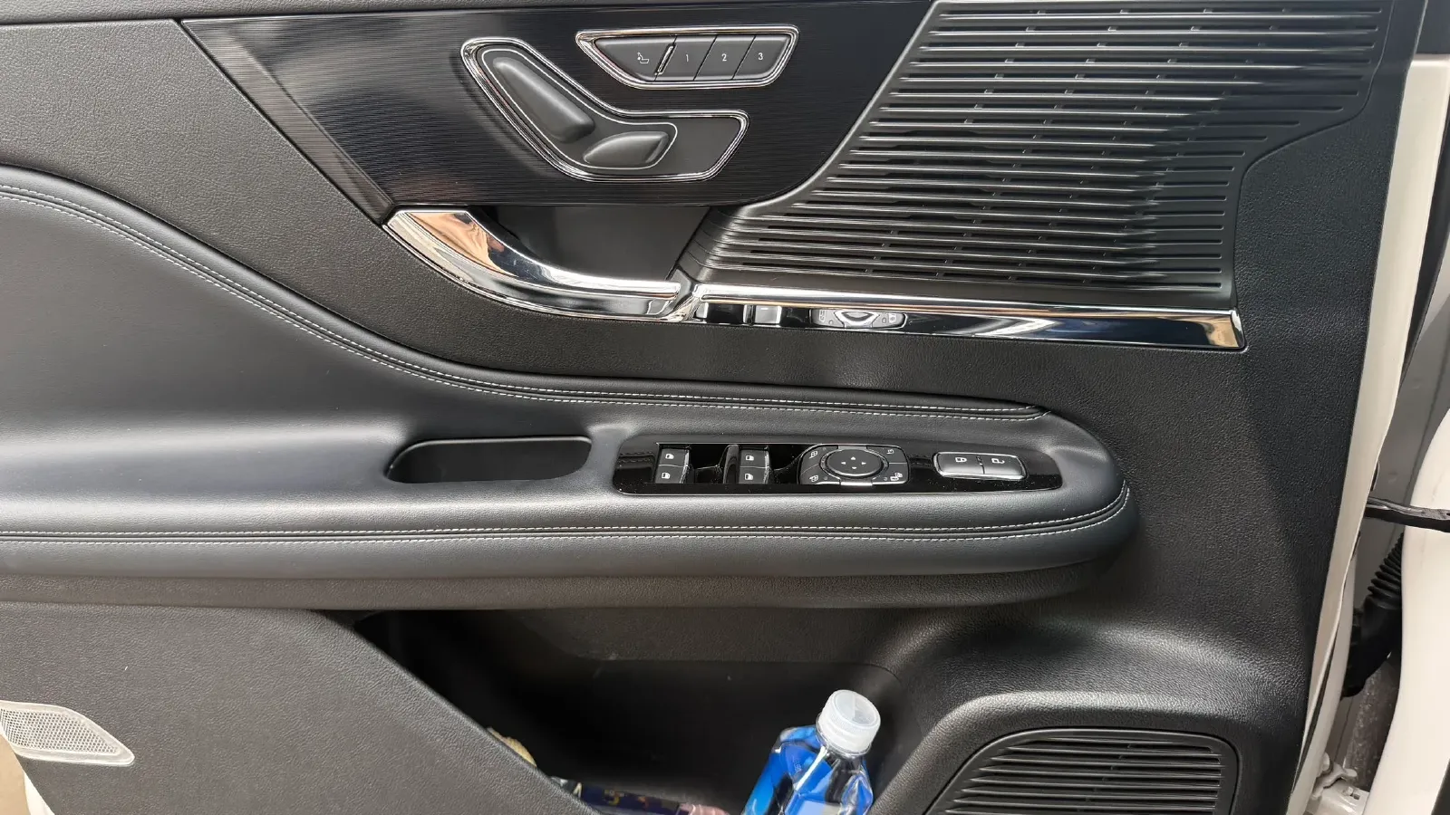 2021 Lincoln Corsair 2.0T 245HP L4 8AT,autocango,china used car exporter,china ev exporter,chinese used car exporter,chinese used ev exporter