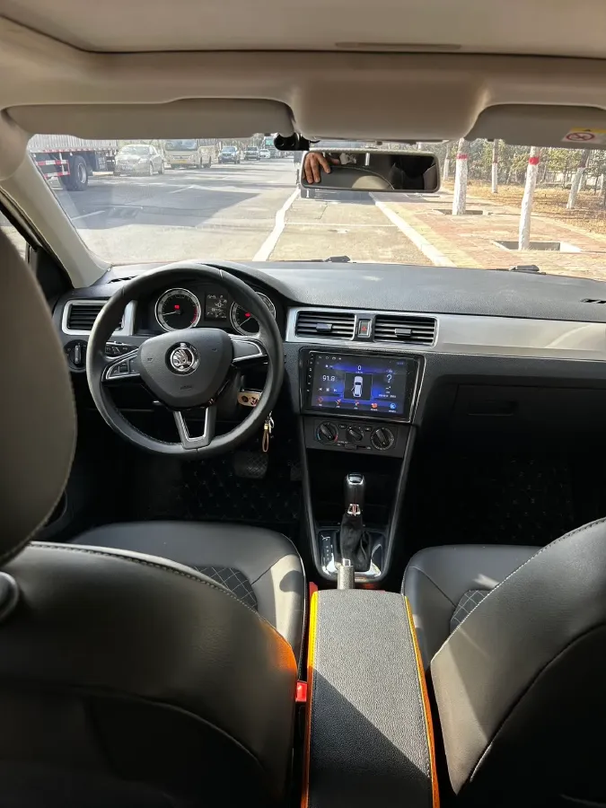 2019 SWM G01 1.5T 156HP L4 6AT,autocango,china used car exporter,china ev exporter,chinese used car exporter,chinese used ev exporter