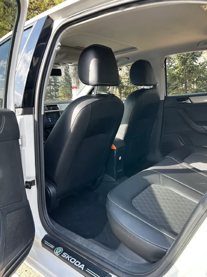 2019 SWM G01 1.5T 156HP L4 6AT,autocango,china used car exporter,china ev exporter,chinese used car exporter,chinese used ev exporter