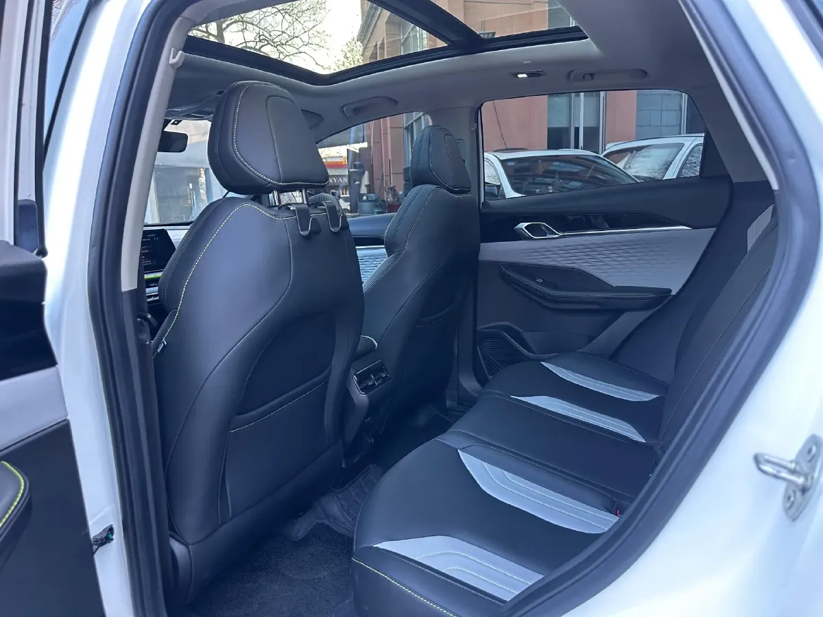 2023 Geely Coolray 1.5T 181HP L4 7DCT,autocango,china used car exporter,china ev exporter,chinese used car exporter,chinese used ev exporter