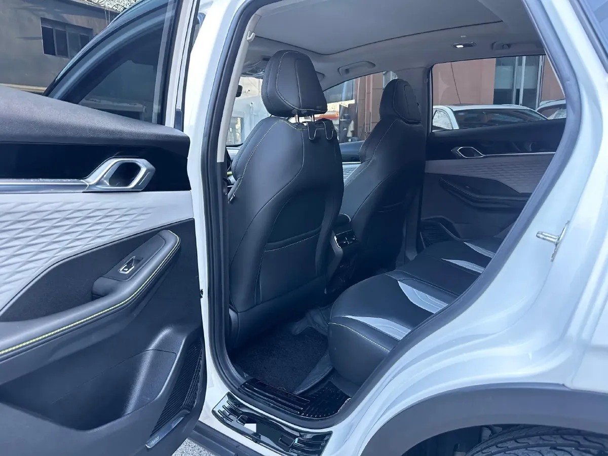 2023 Geely Coolray 1.5T 181HP L4 7DCT,autocango,china used car exporter,china ev exporter,chinese used car exporter,chinese used ev exporter