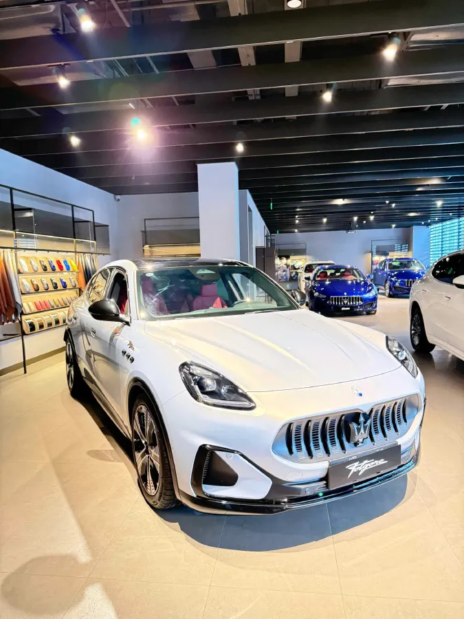 2024 Maserati Grecale 3.0T 530HP V6 8AT,autocango,china used car exporter,china ev exporter,chinese used car exporter,chinese used ev exporter