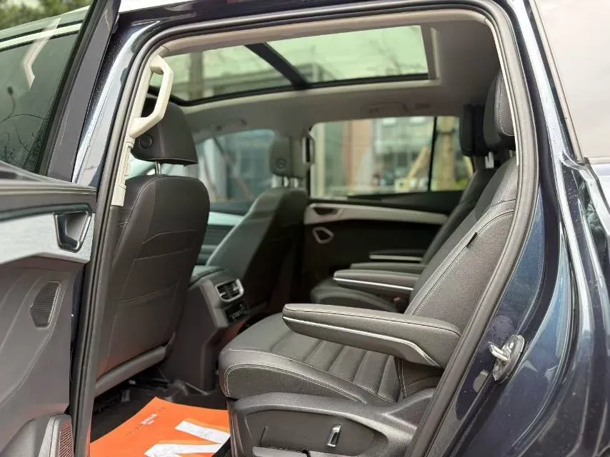 2023 Volkswagen Talagon 2.0T 220HP L4 7DCT,autocango,china used car exporter,china ev exporter,chinese used car exporter,chinese used ev exporter