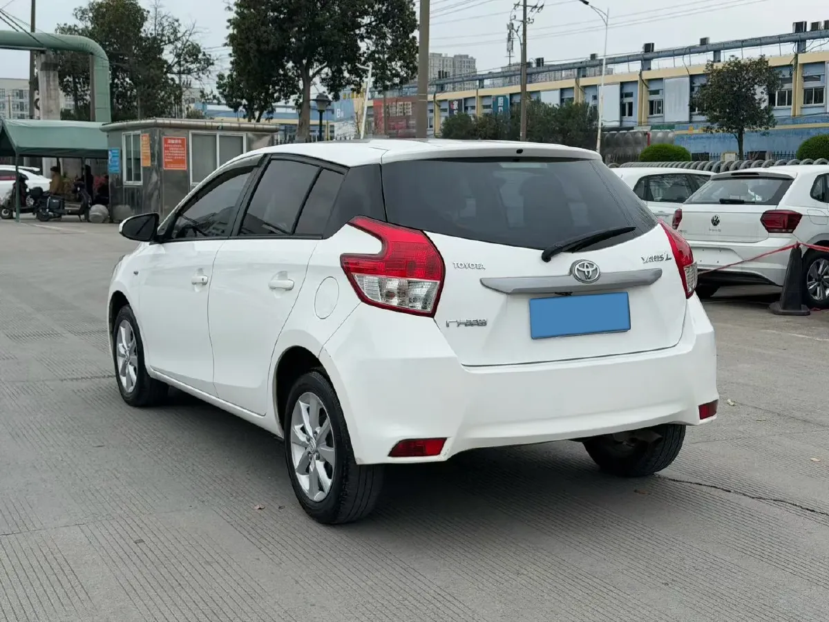 2014 Toyota Yaris L 1.5L 107HP L4 5MT,autocango,china used car exporter,china ev exporter,chinese used car exporter,chinese used ev exporter