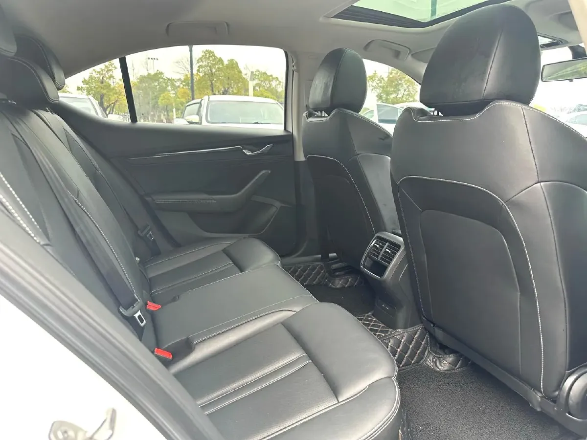 2022 Skoda Octavia 1.4T 150HP L4 7DCT,autocango,china used car exporter,china ev exporter,chinese used car exporter,chinese used ev exporter